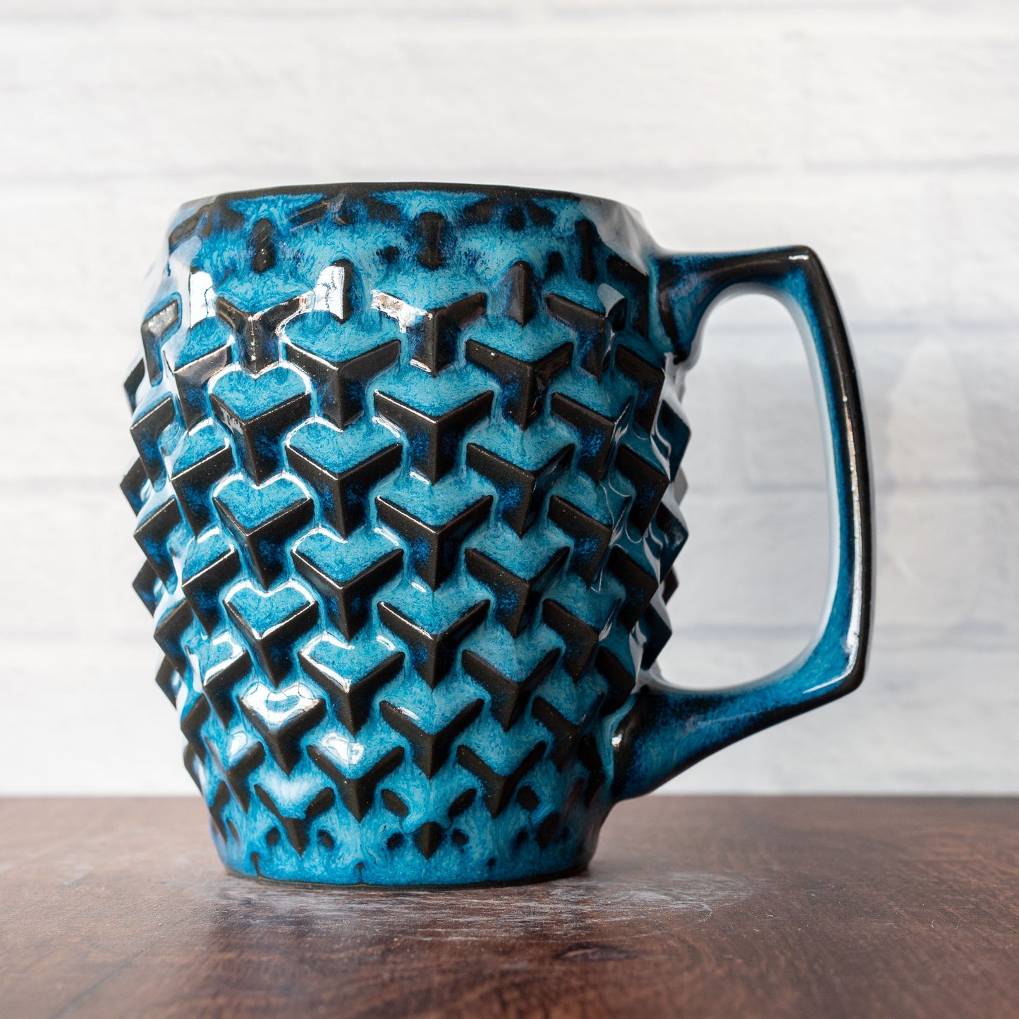 'Midnight Surf' Cubes 20oz Mug