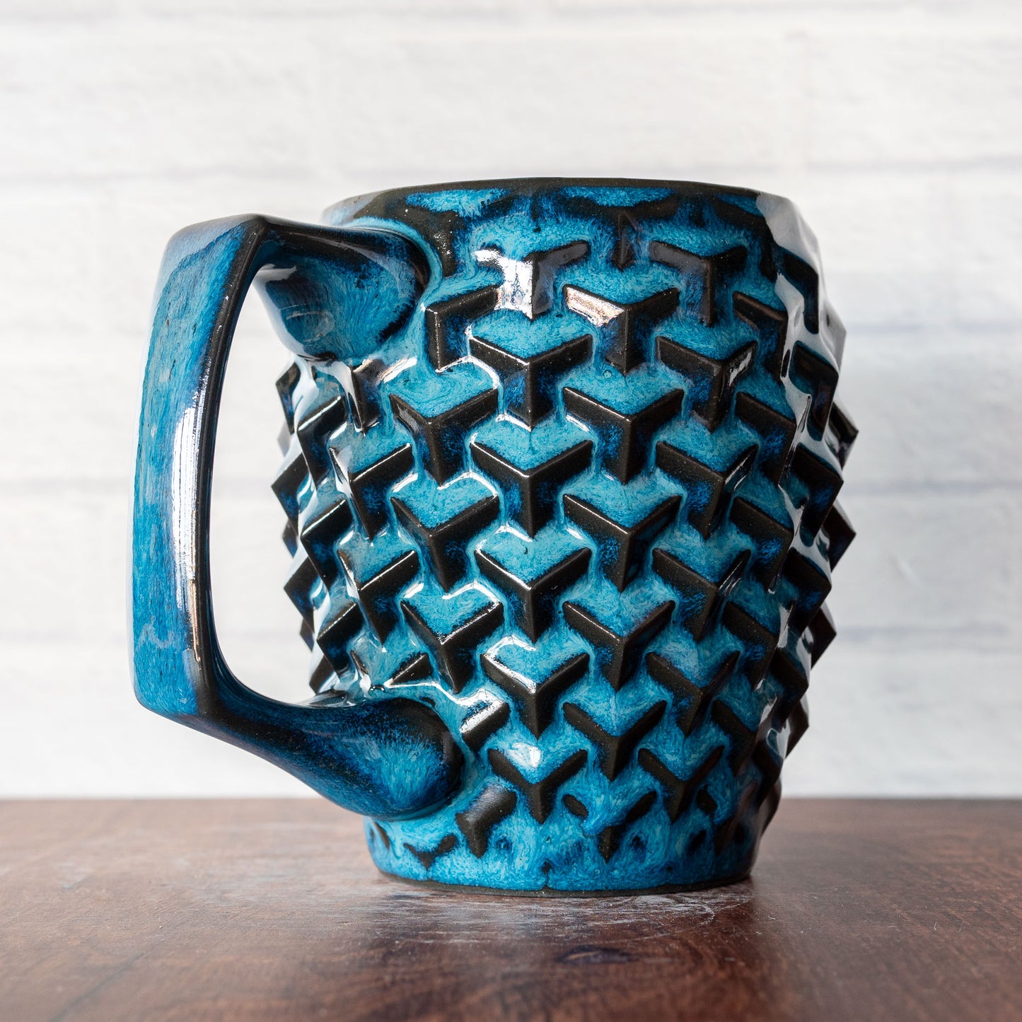 'Midnight Surf' Cubes 20oz Mug